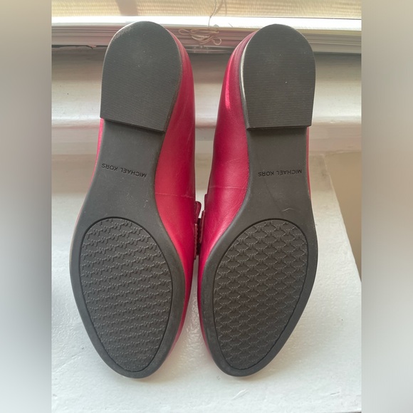 NEW, never worn Michael Kors lion plaque red leather loafer - Picture 3 of 4